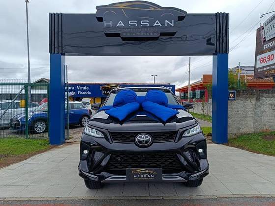 TOYOTA HILUX SW4 2.8 D-4D TURBO DIESEL DIAMOND 7L 4X4 AUTOMÁTICO